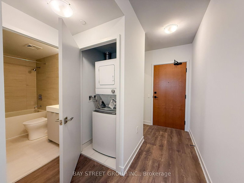 2309 - 2920 Highway 7 Rd, Vaughan, L4K 0P4 | Image 2