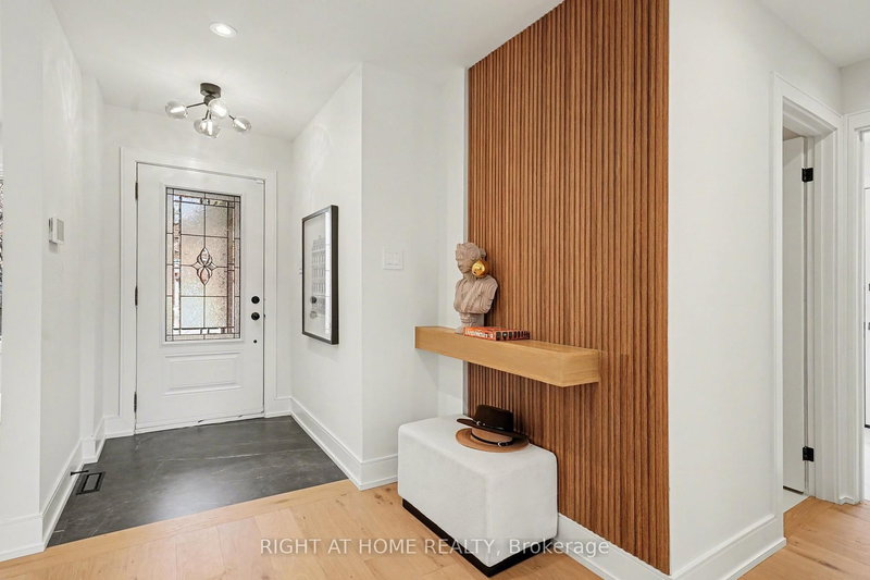 19 LANG Rd, Markham, L3T 7E8 | Image 2