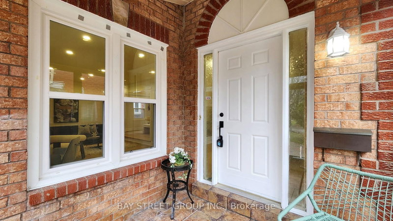 31 Cavalry Tr, Markham, L3R 9H3 | Image 3