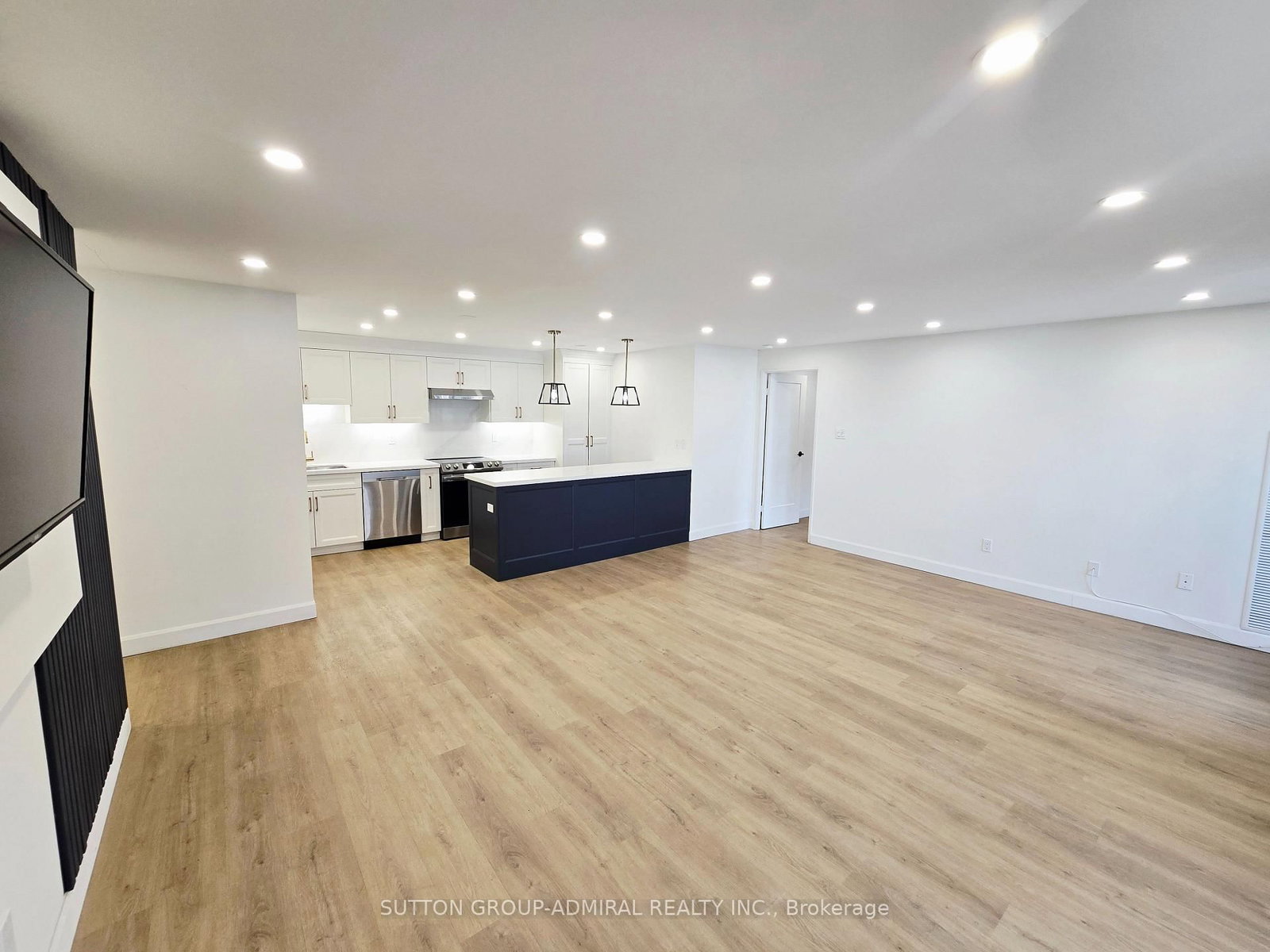 50 Inverlochy Boulevard, Unit 1004 - Photo 10