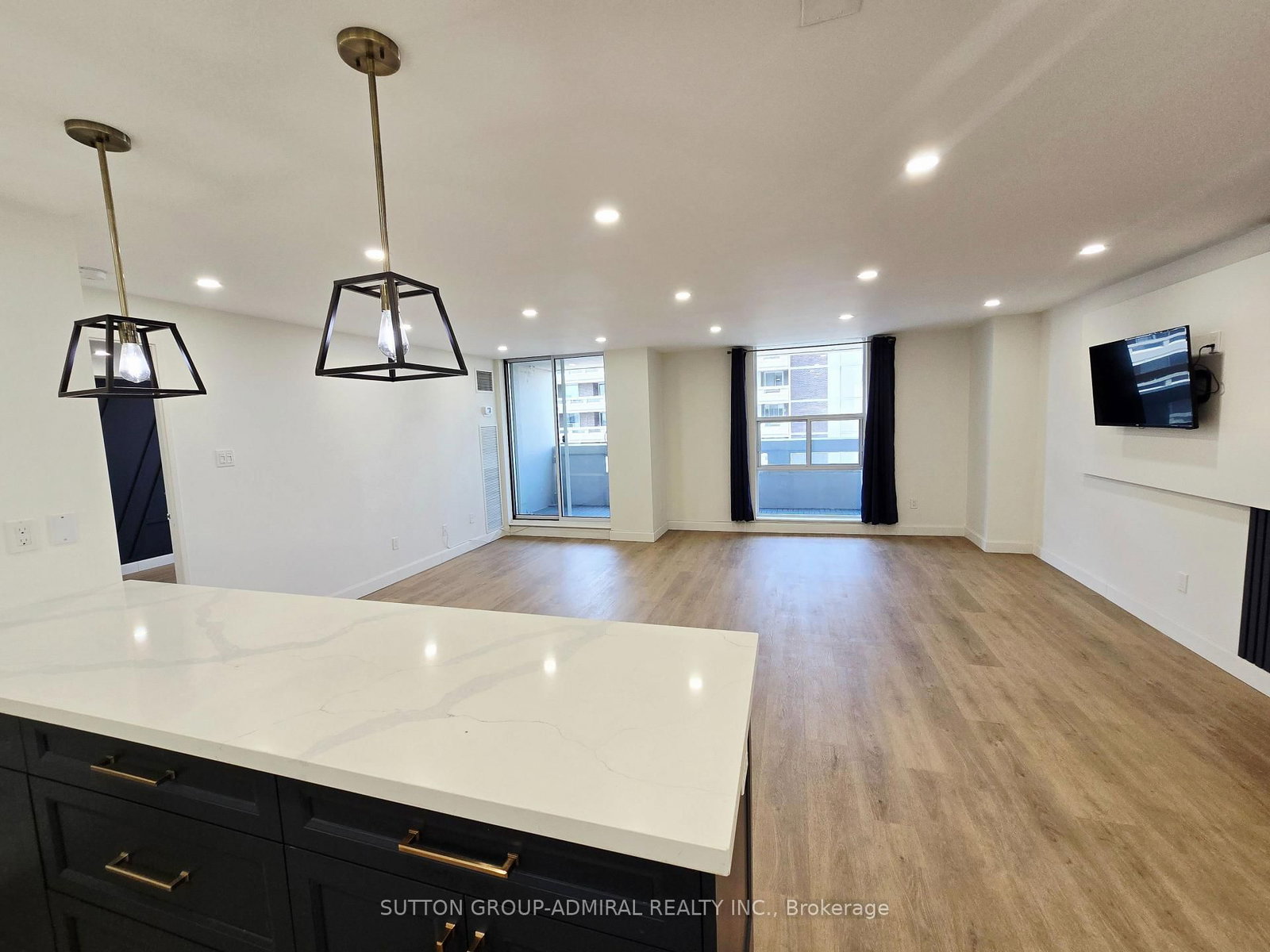 50 Inverlochy Boulevard, Unit 1004 - Photo 11