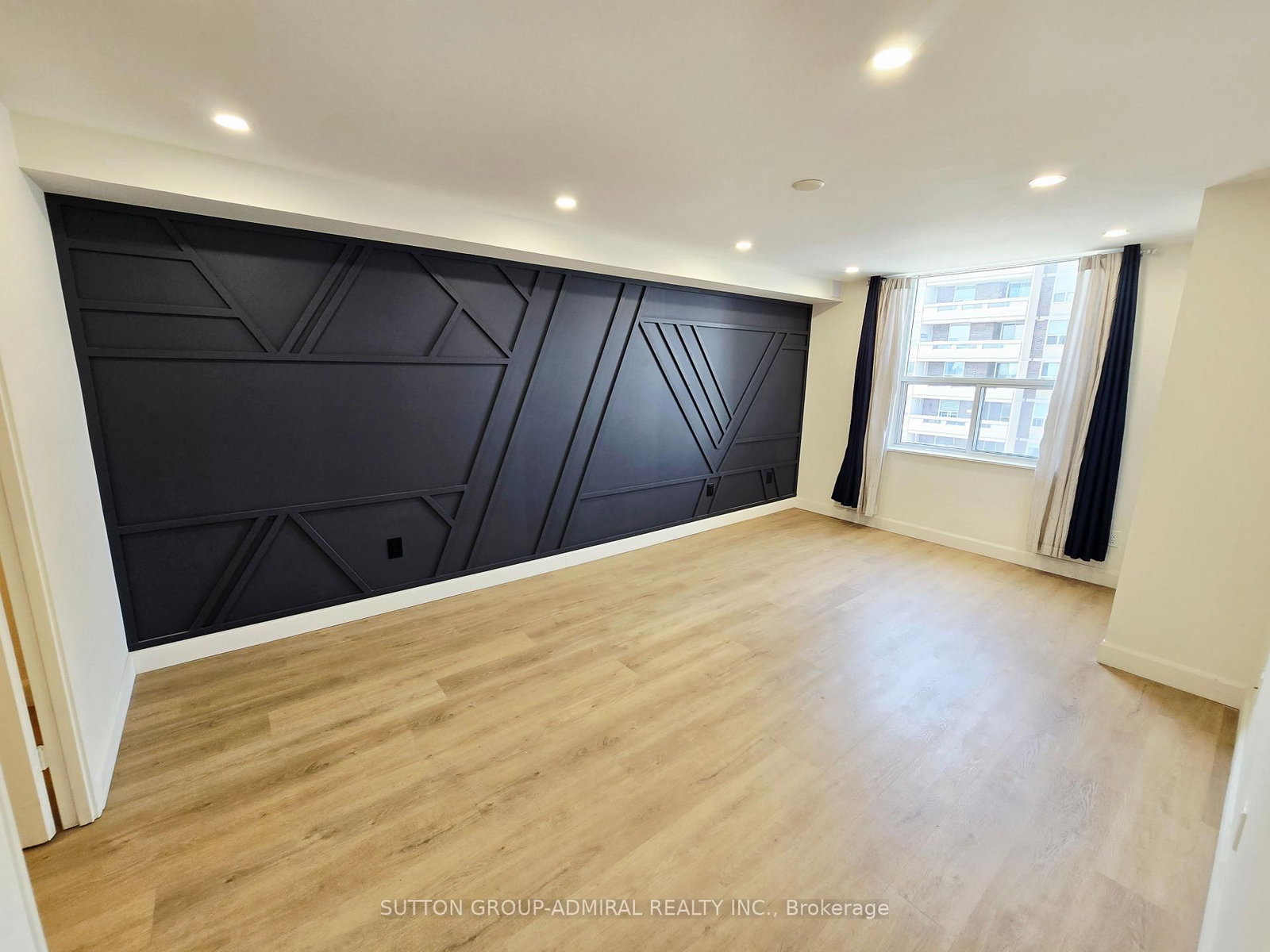 50 Inverlochy Boulevard, Unit 1004 - Photo 15