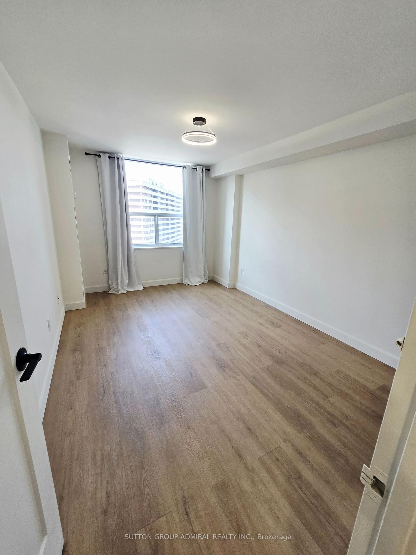 50 Inverlochy Boulevard, Unit 1004 - Photo 19