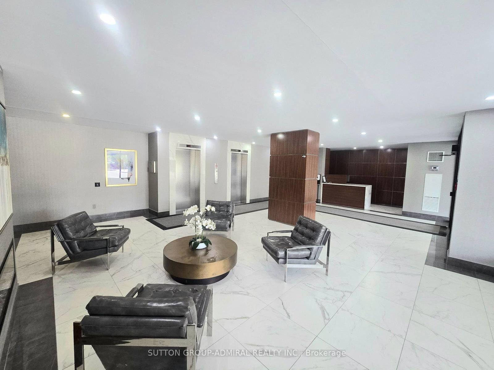 50 Inverlochy Boulevard, Unit 1004 - Photo 2