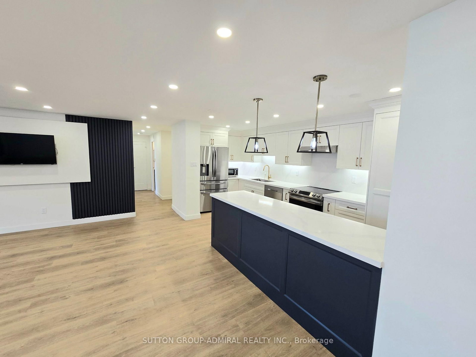 50 Inverlochy Boulevard, Unit 1004 - Photo 4