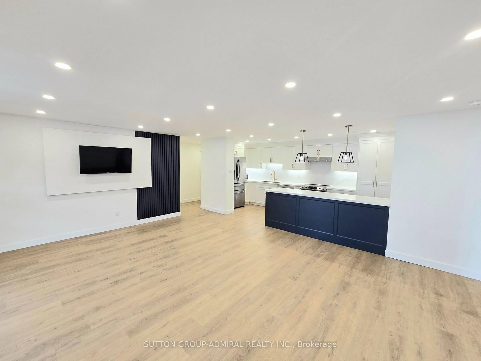 50 Inverlochy Boulevard, Unit 1004 - Photo 5