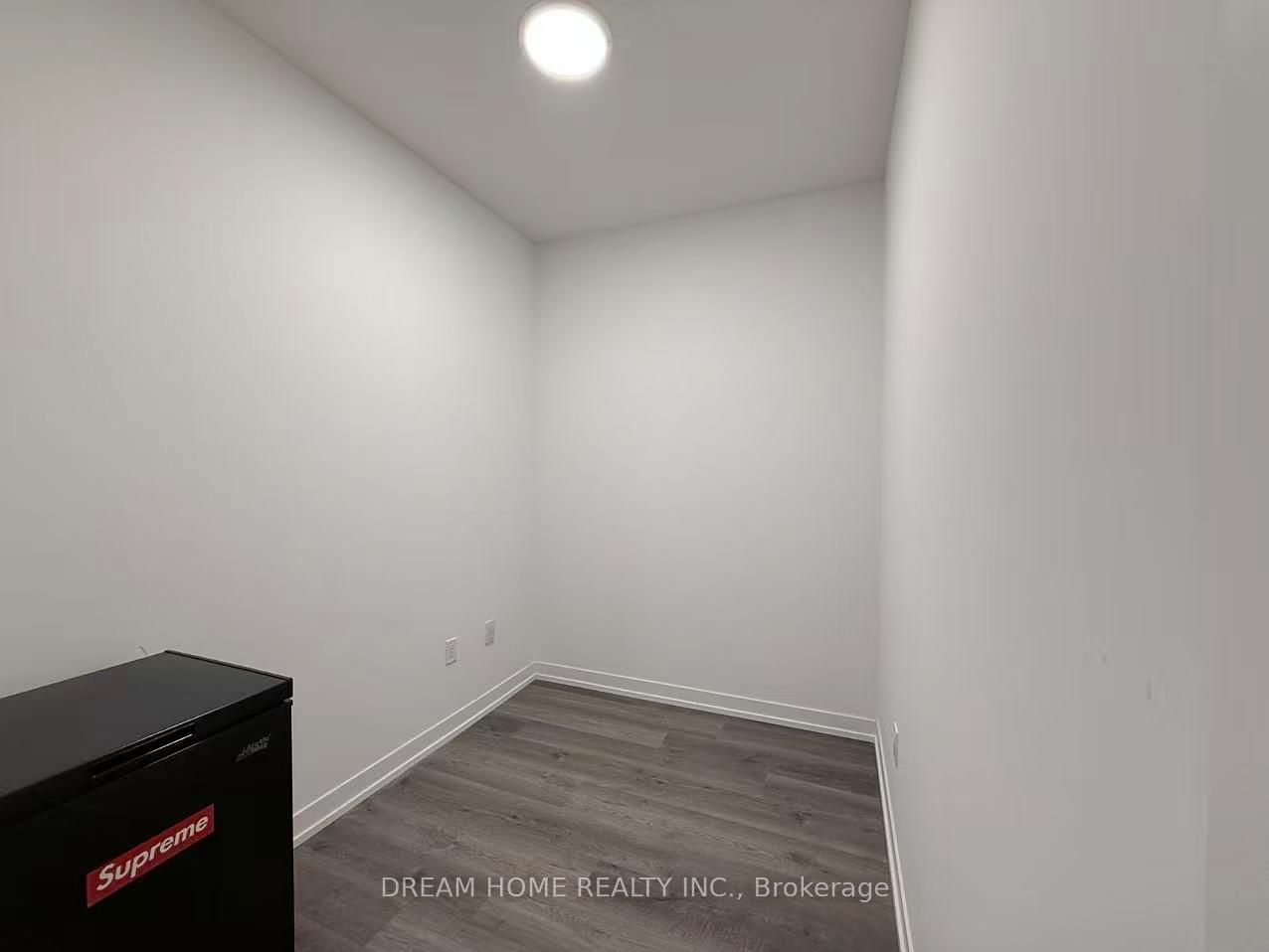 8 Interchange Way, Unit 2921 - Photo 5