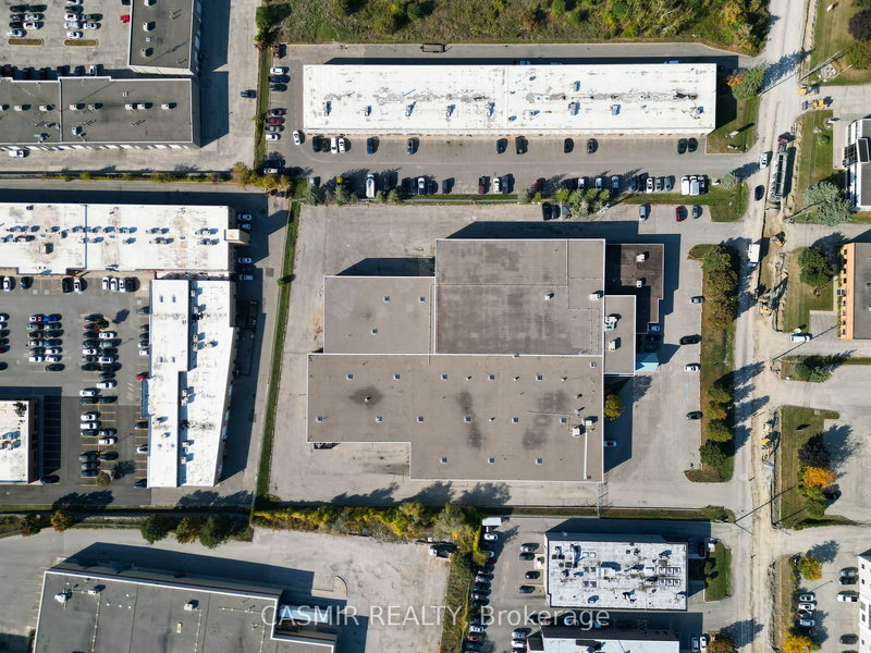 A-150 Pony Dr E, Newmarket, L3Y 7B6 | Image 3