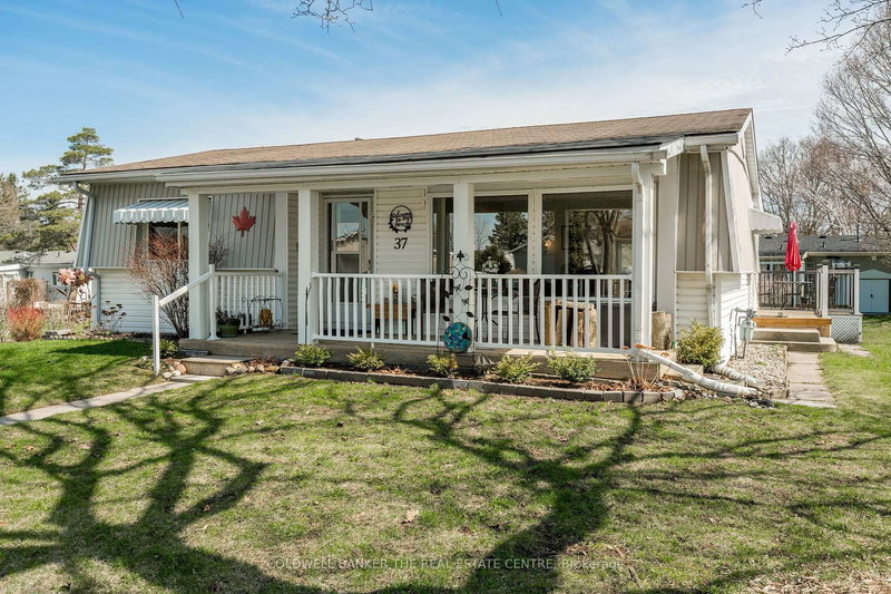 37 Main St, Innisfil, L9S 1L9 | Image 2