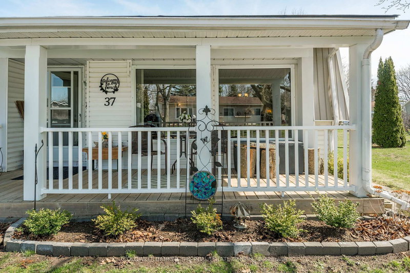 37 Main St, Innisfil, L9S 1L9 | Image 3