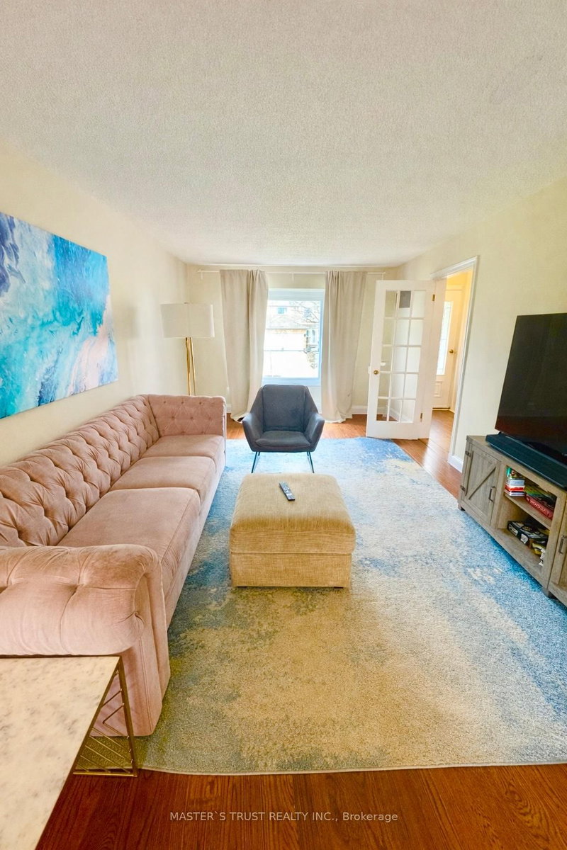 112 Krieghoff Ave, Markham, L3R 1V9 | Image 2