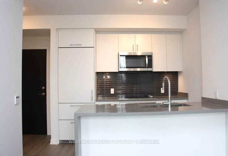 TH116W - 3 Rosewater St, Richmond Hill, L4C 5T6 | Image 3