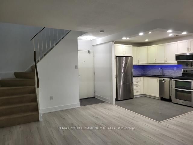 227 - 16A Elgin St, Markham, L3T 4T4 | Image 3