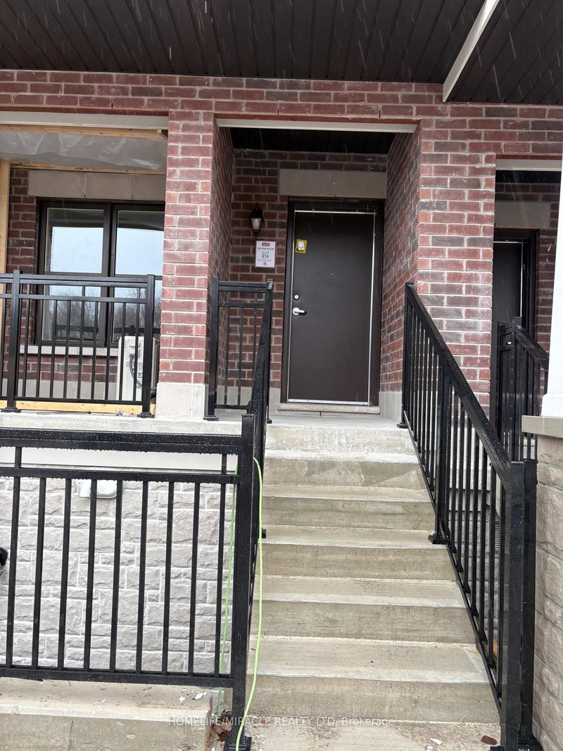 home for lease on 211-15100 Yonge Street