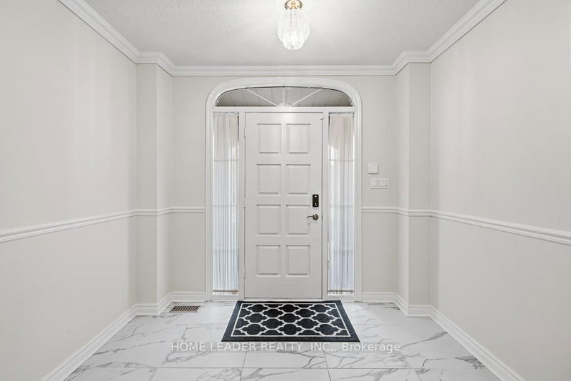 61 King's Cross Ave, Richmond Hill, L4B 2T1 | Image 3