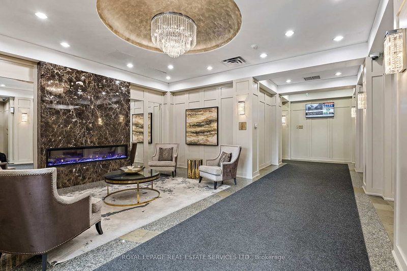 101 - 9 Northern Heights Dr, Richmond Hill, L4B 4M5 | Image 3