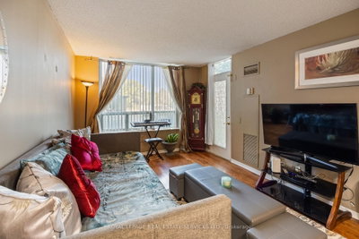 9 Northern Heights Drive • #101 • Richmond Hill, ON photo 9