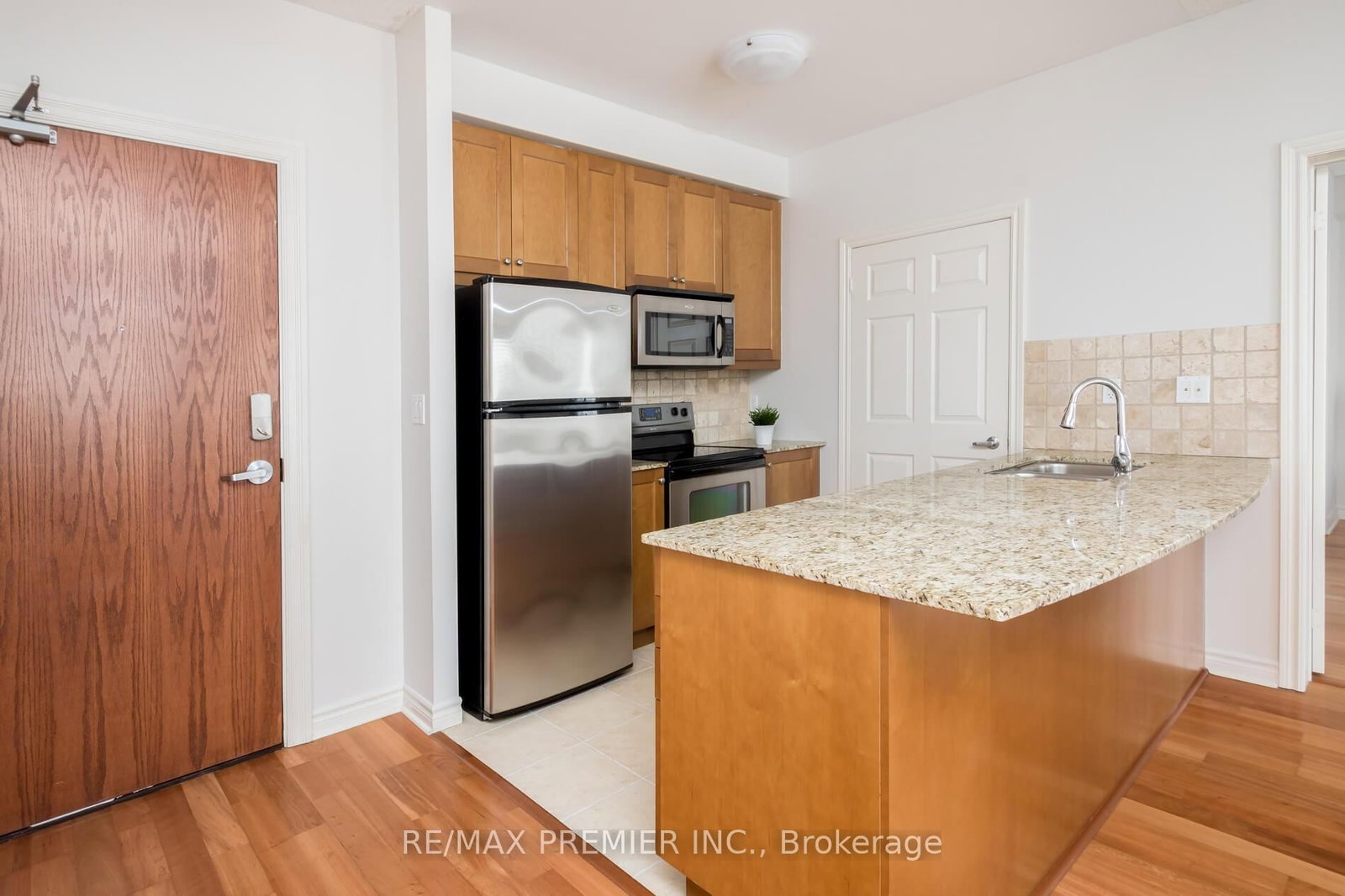 4620 Highway 7, Unit 206 - Photo 6