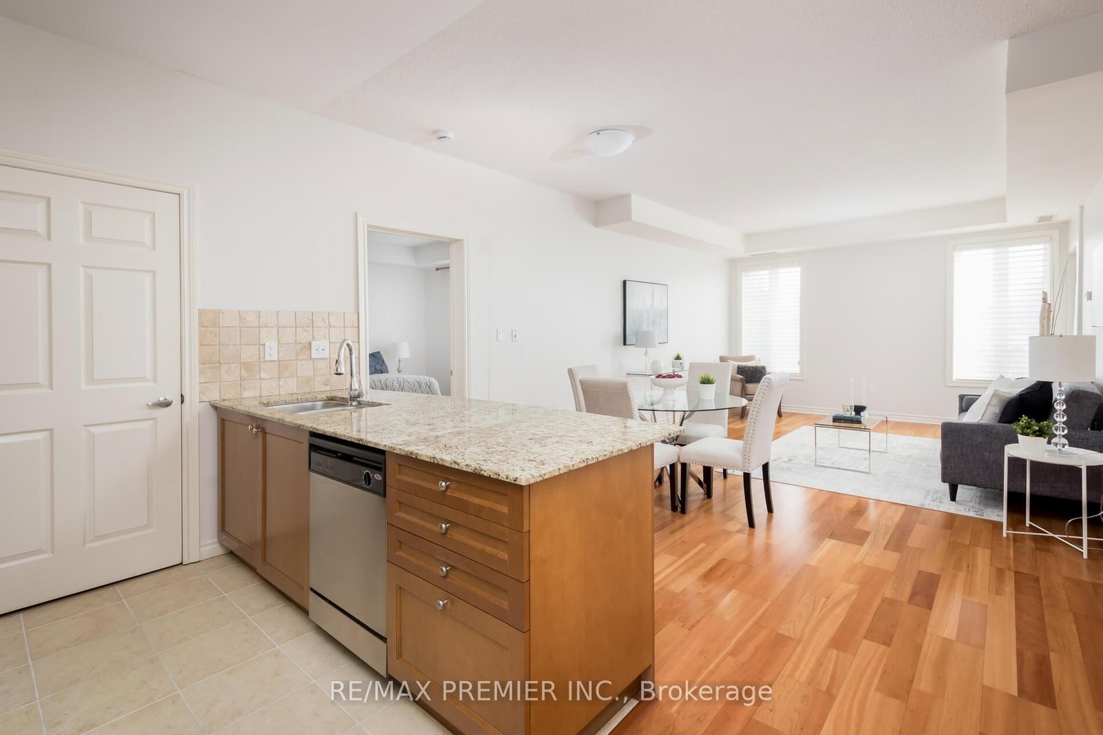 4620 Highway 7, Unit 206 - Photo 8