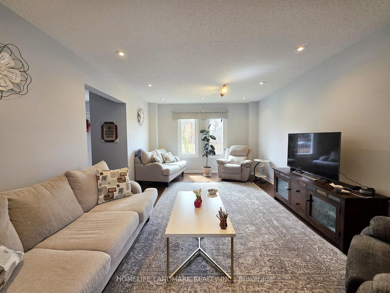 48 Fanshawe Dr, Richmond Hill, L4B 1P5 | Image 3