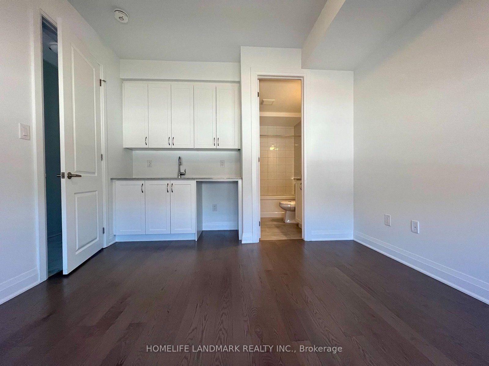 7 Wisla Avenue - Photo 2