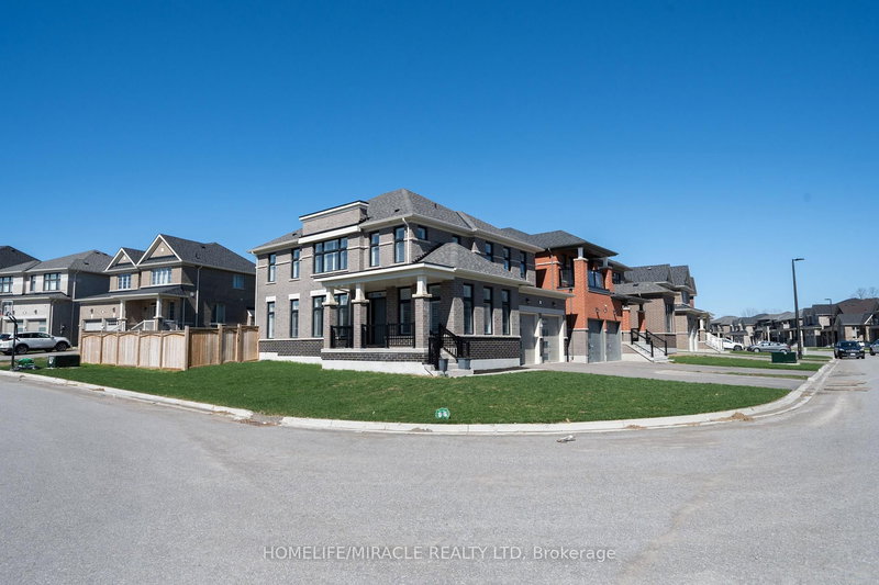 1 Ainslie Hill Cres, Georgina, L0E 1R0 | Image 2