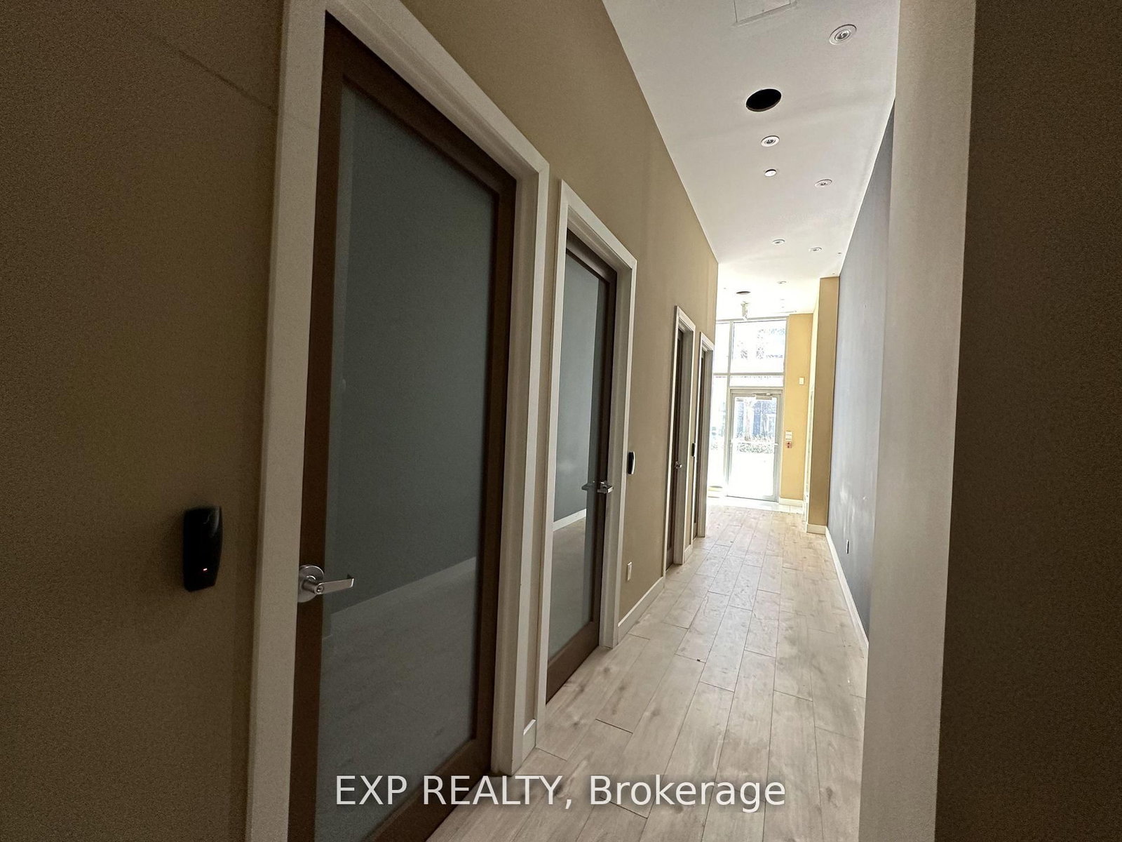 7191 Yonge Street, Unit 105 - Photo 11