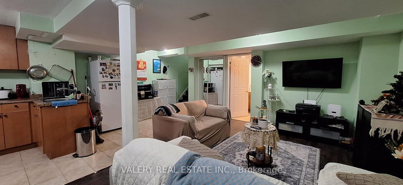 Lower - 59 Casabel Dr Dr, Vaughan, L6A 3L6 | Image 3