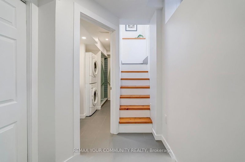 8 Ozner Cres, Vaughan, L4H 0E2 | Image 3