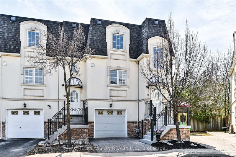 7 - 215 16TH Ave, Richmond Hill, L4C 0T8 | Image 2