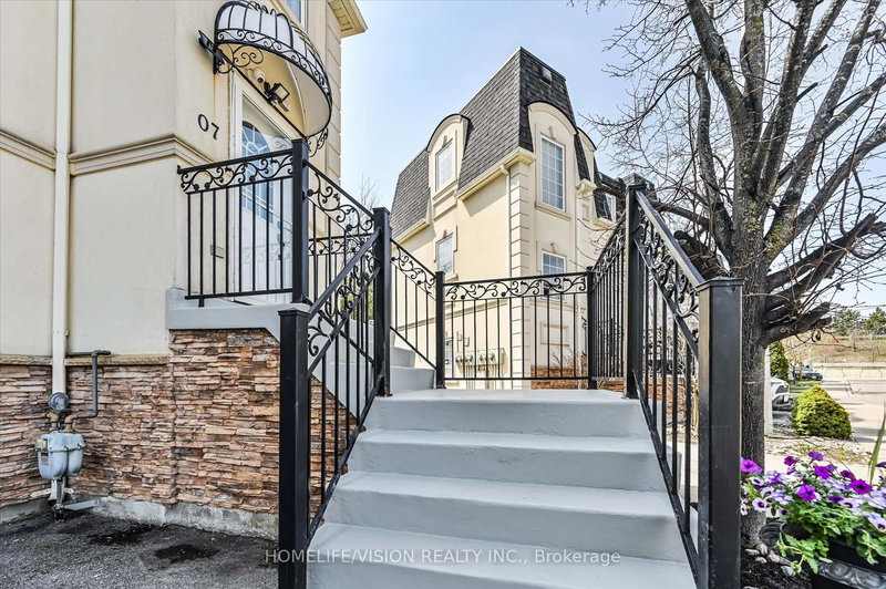 7 - 215 16TH Ave, Richmond Hill, L4C 0T8 | Image 3