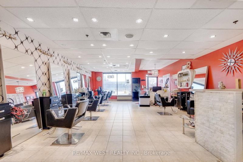 1B - 1102 Centre St, Vaughan, L4J 3M8 | Image 3