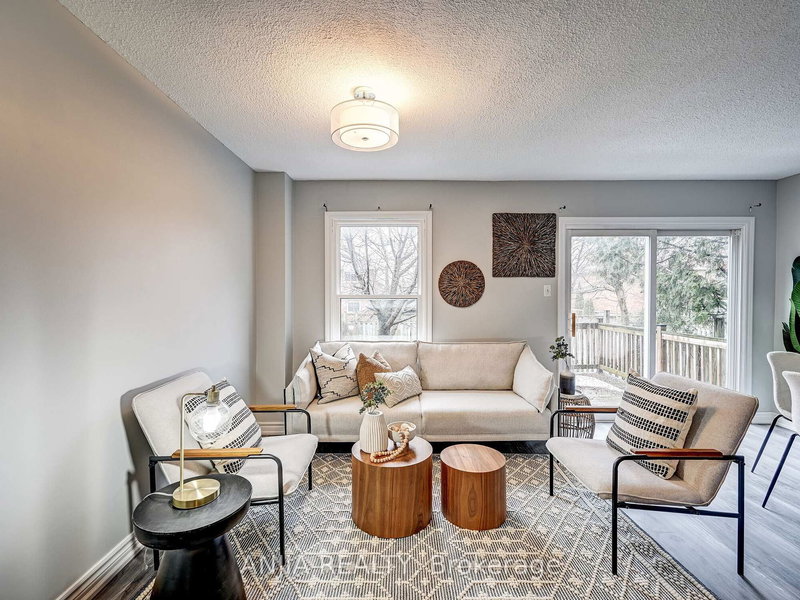 61 Sorrell Cres, Markham, L3S 1K9 | Image 2