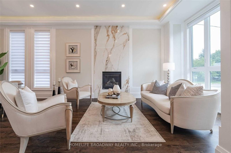 393 Balkan Rd, Richmond Hill, L4C 2P2 | Image 3