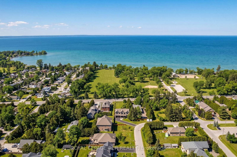 28 St. George St, Georgina, L0E 1L0 | Image 3