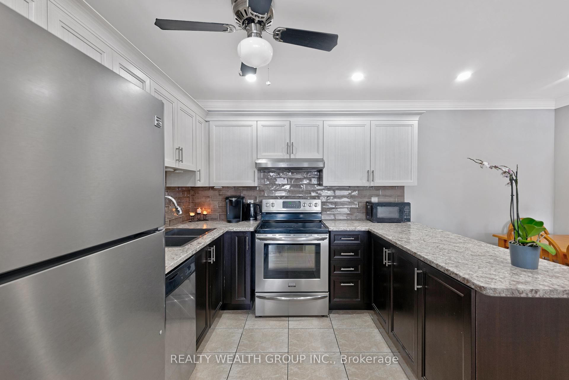 155 Main Street N, Unit 221