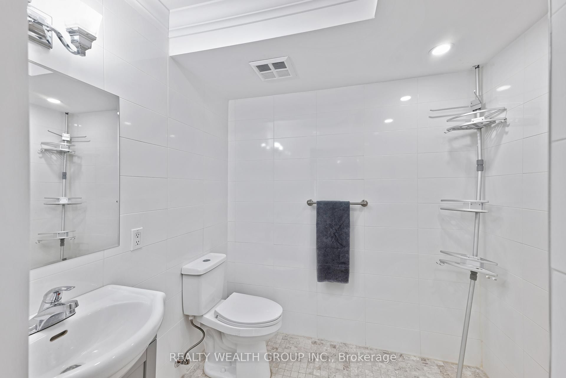 155 Main Street N, Unit 221
