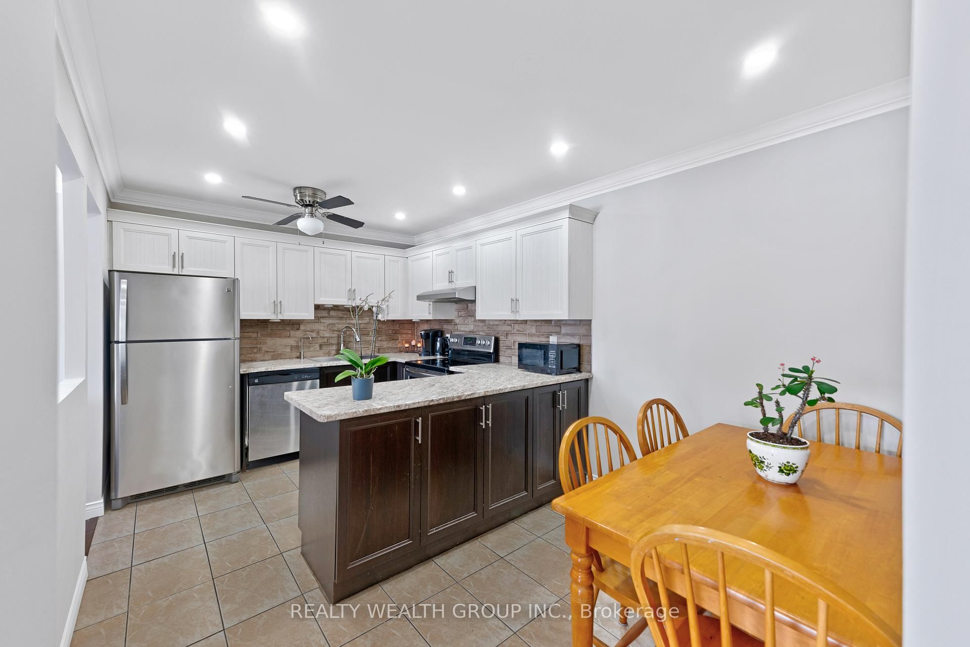 155 Main Street N, Unit 221