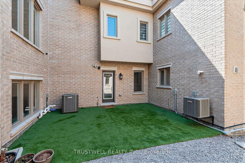 9412 Bayview Ave, Richmond Hill, L4C 5G9 | Image 2