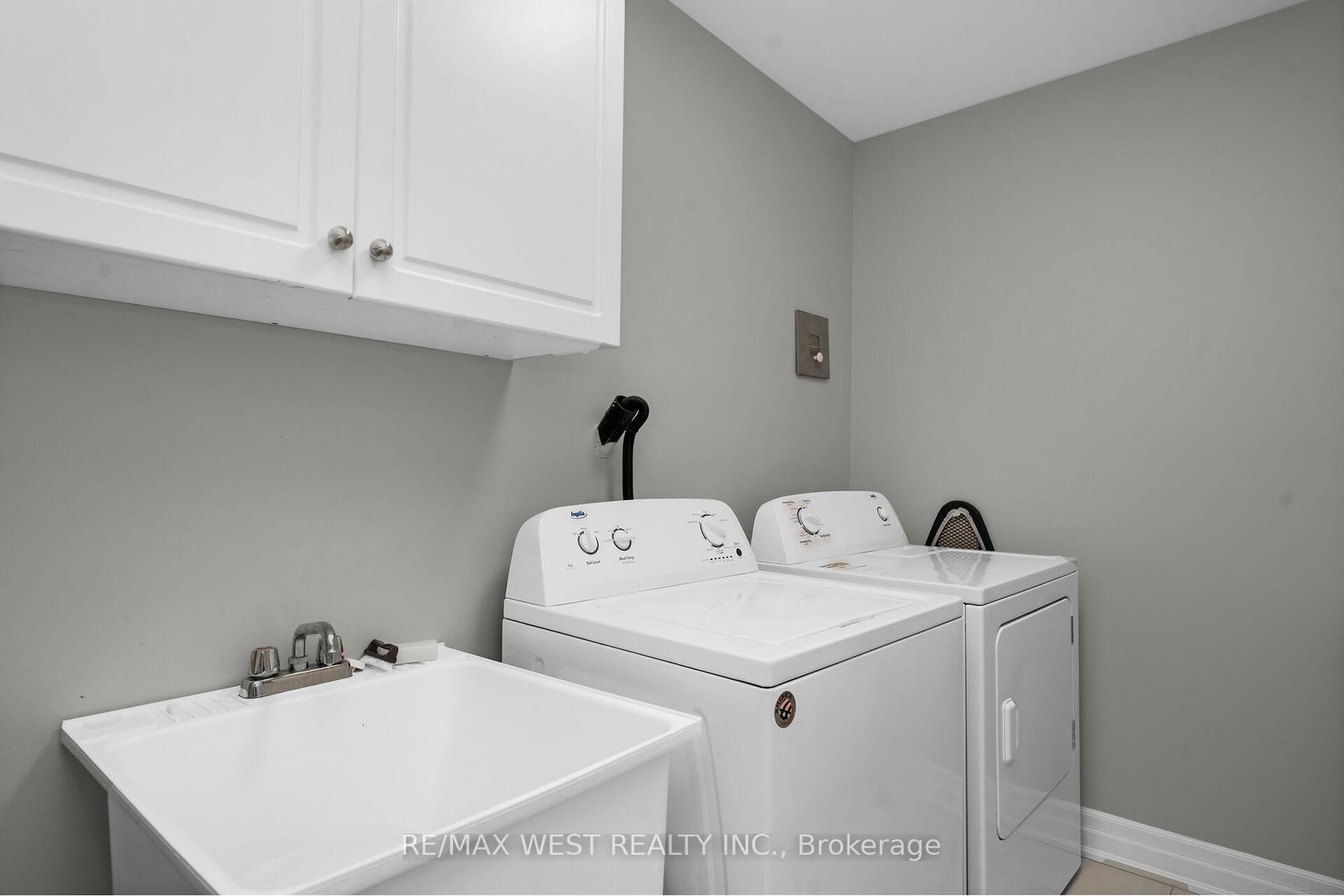 8208 Pine Valley Drive - Photo 36