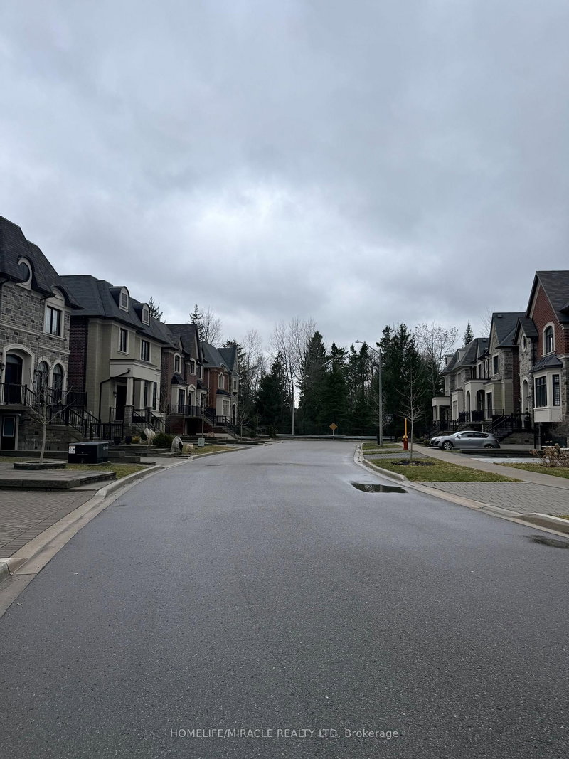 69 Headwater Cres, Richmond Hill, L4E 0T2 | Image 2