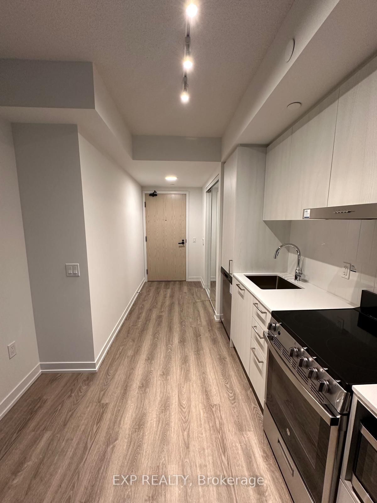 195 Commerce Street, Unit 708 - Photo 21