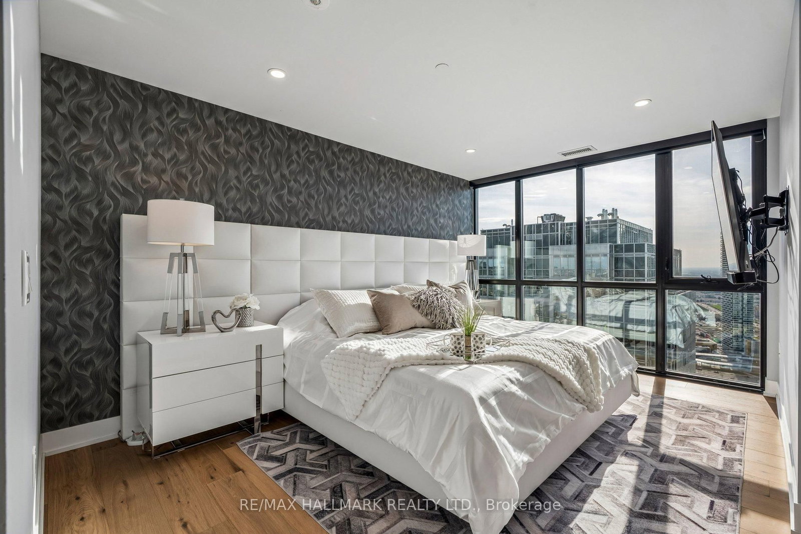 2908 Highway 7 Road, Unit PH3804 - Photo 31