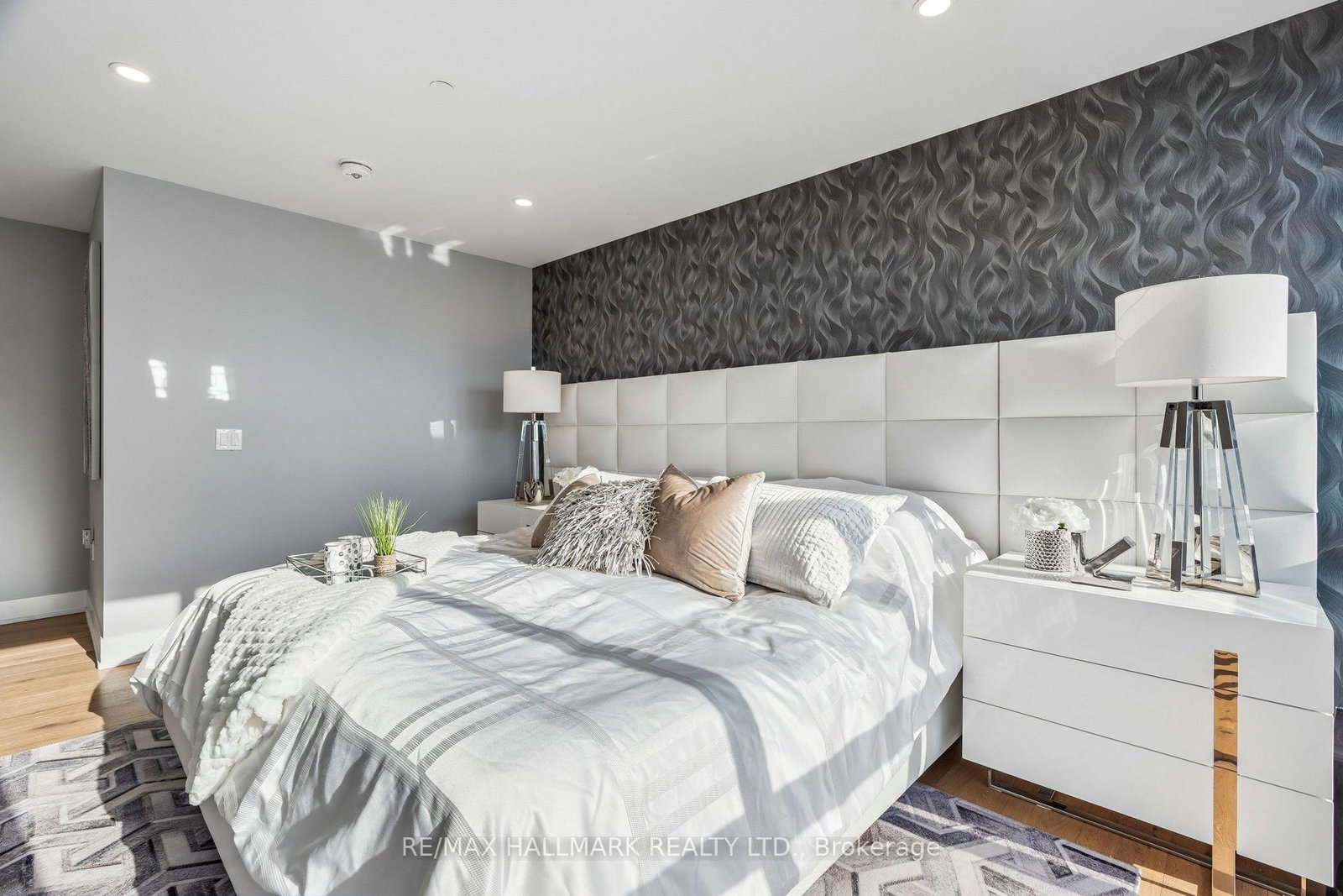 2908 Highway 7 Road, Unit PH3804 - Photo 32