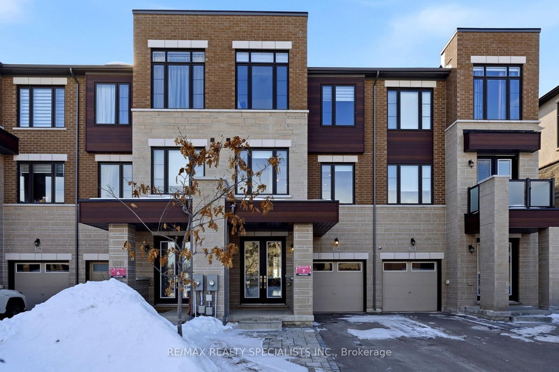324 Laplante St, Newmarket, L3X 0M8 | Image 2