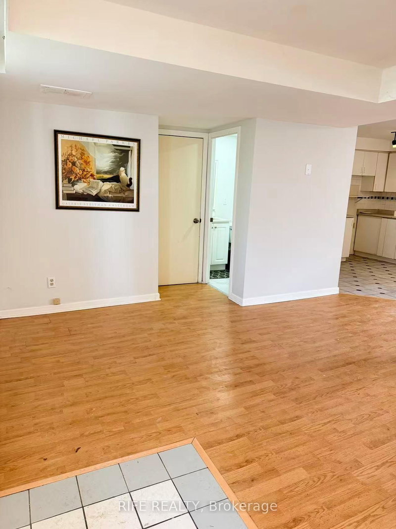 # Back Unit - 395 Loretta Cres, Whitchurch-Stouffville, L4A 7G3 | Image 3