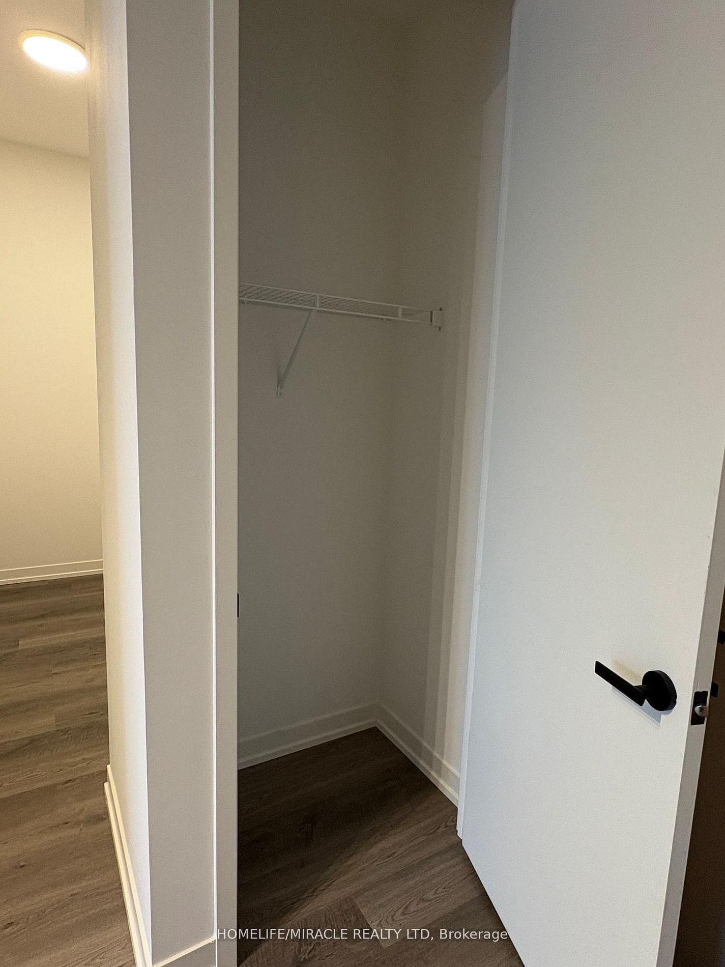 8 Interchange Way, Unit 607 - Photo 10