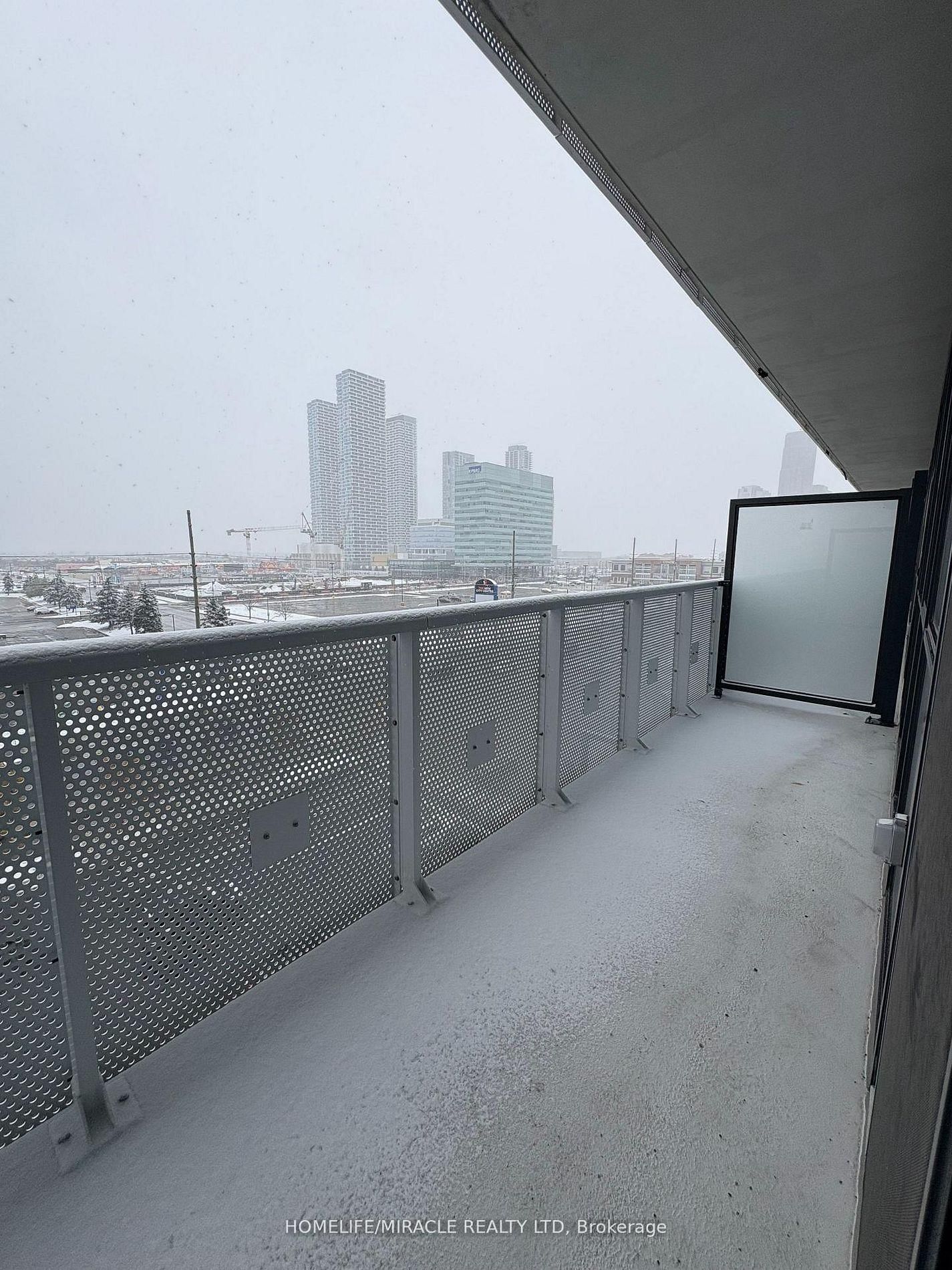 8 Interchange Way, Unit 607 - Photo 12