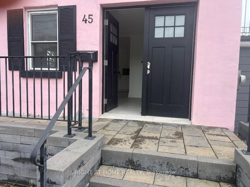 45 Major Mackenzie Dr E, Richmond Hill, L4C 1G8 | Image 2