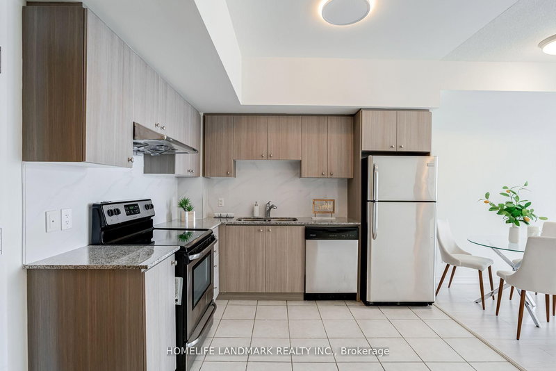 921 - 8323 Kennedy Rd, Markham, L3R 5W7 | Image 3